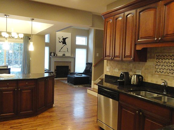5th image of 4713 Auvergne Ave #4713