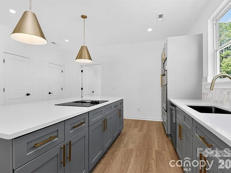 2714 Baltimore Ave — Photo 15