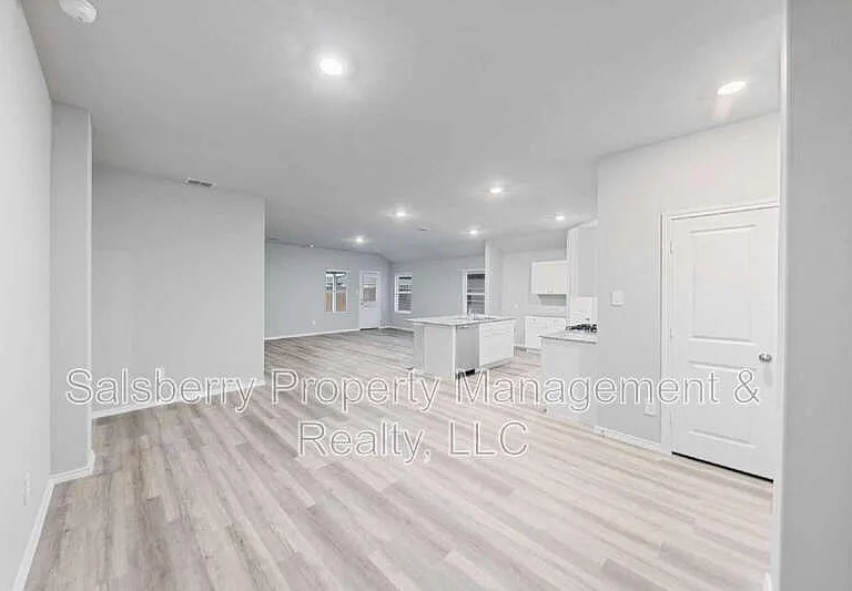 316 Smith Rd — Photo 2
