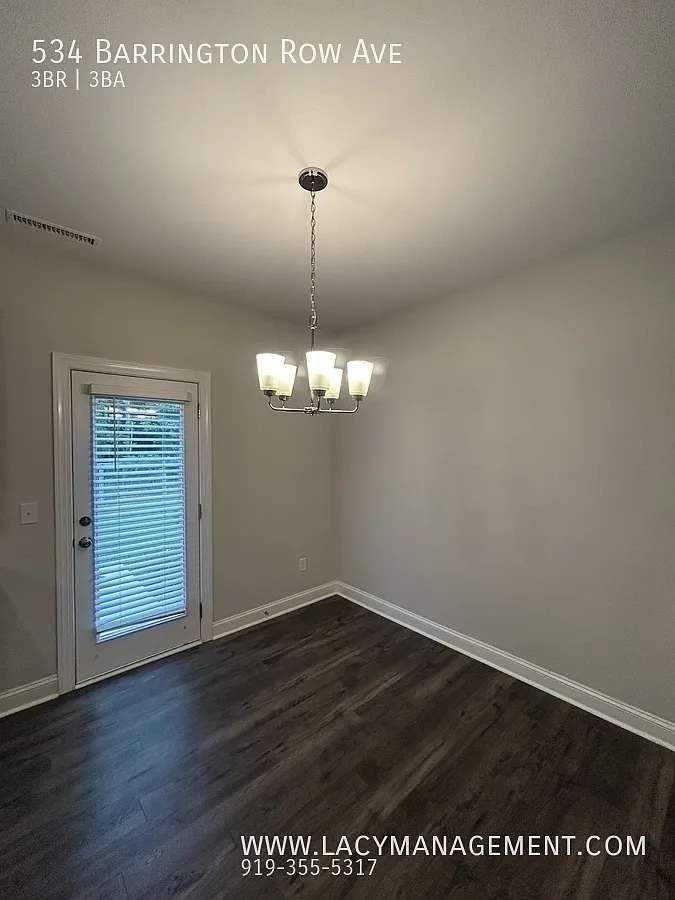 3 bed, 2.5 bath, 1700 sqft, $1,795 — Photo 4