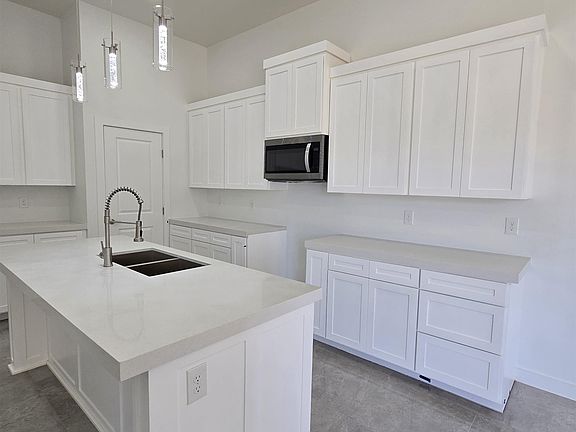 5th image of 1110 Noyola Loop