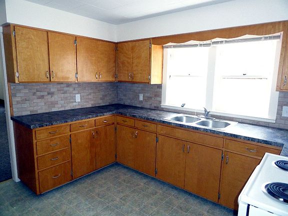 4th image of 310 S Mountain St