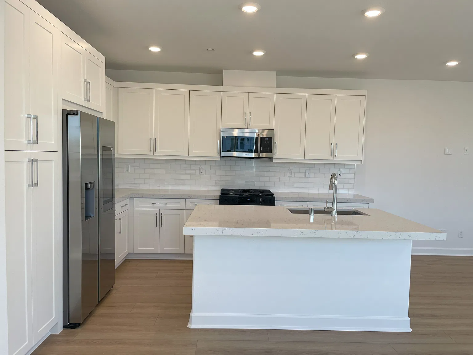 2 bed, 1500 sqft, $3,995 — Photo 4