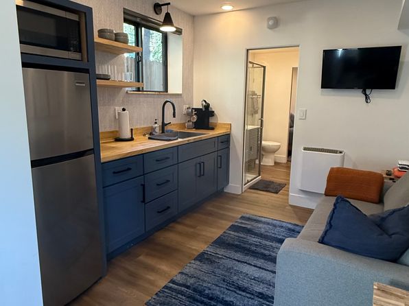 (undisclosed Address)