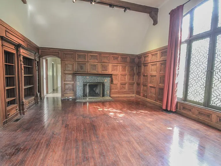 1600 Garfield Ave — Photo 3