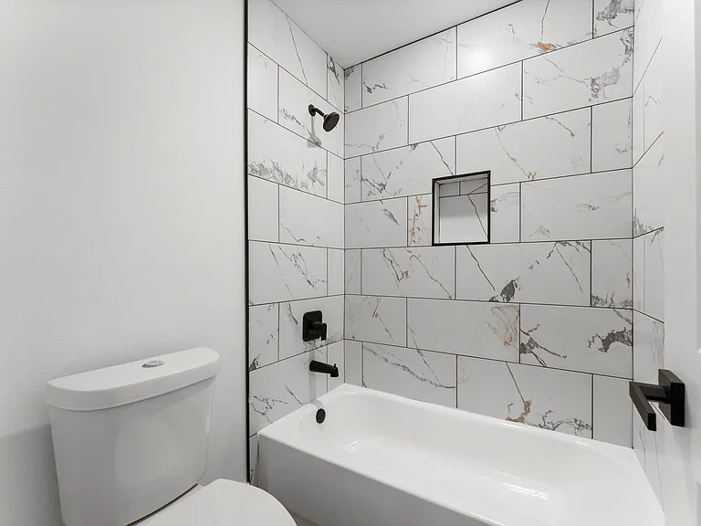8205 Carver Rd #B — Photo 19