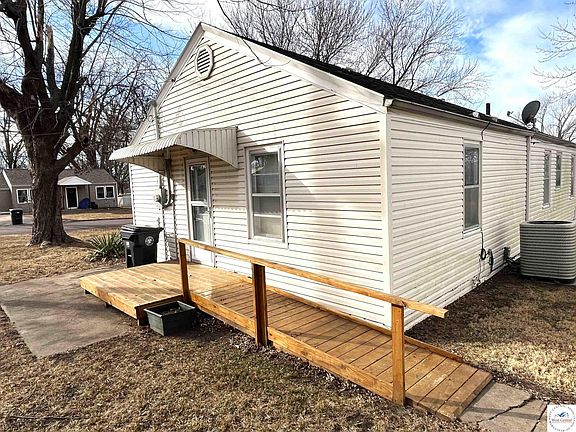 4th image of 1823 E 9th St