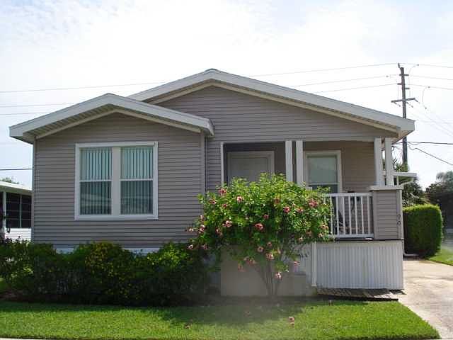 1st image of 400 N A1a Lot 90