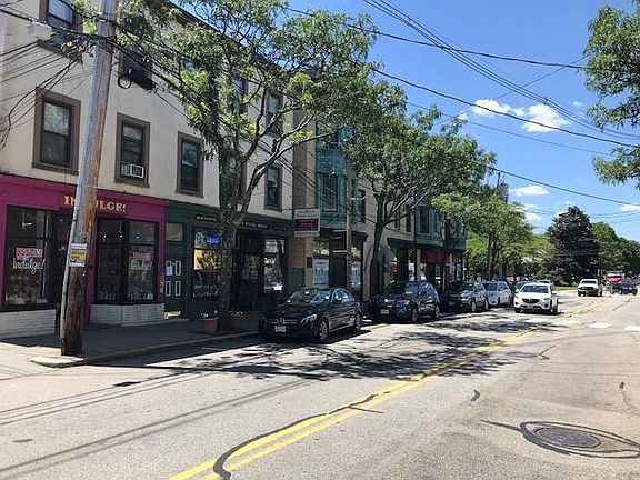 3rd image of 28 Lincoln St