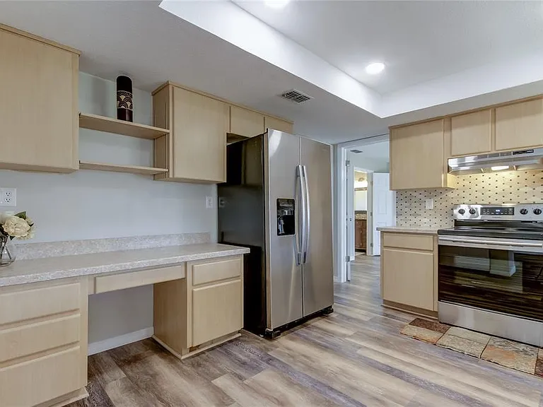 7926 Foxwood Dr — Photo 5