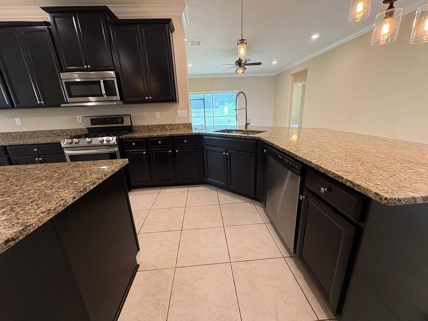 Spacious Home in Growing Area of St. Johns County — Photo 4