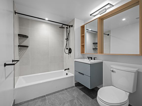5th image of 2905 W 17th St #6F