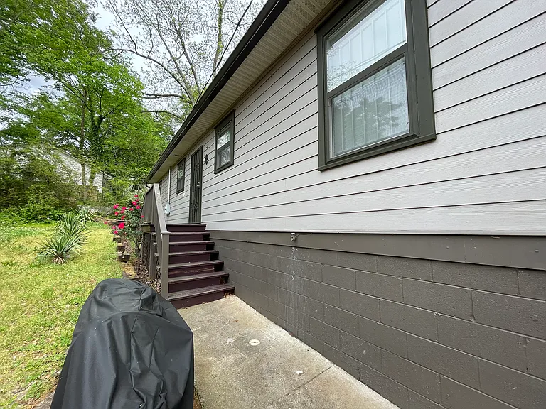 950 Smith St SW — Photo 24