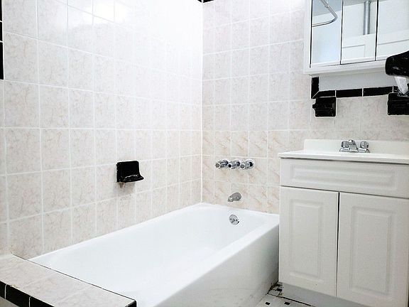 5th image of 4015 Hampton St APT 1A