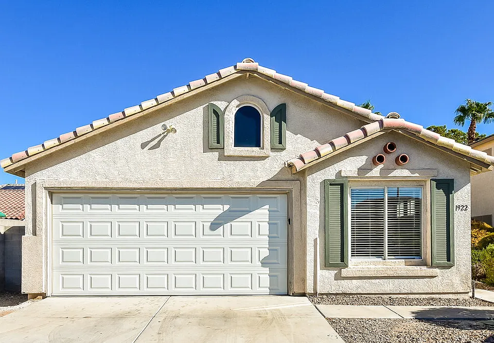 1922 Desert Sage Ave