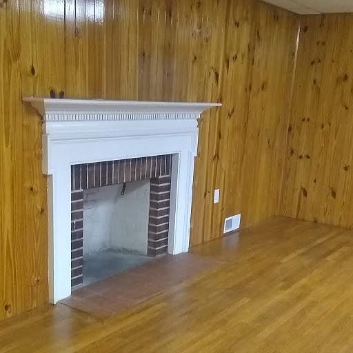 2nd image of 304 Oneal St