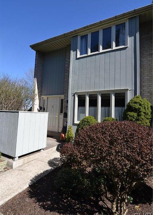 1st image of 301 Carver Dr