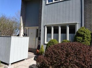 301 Carver Dr, Bethlehem, PA 18017
