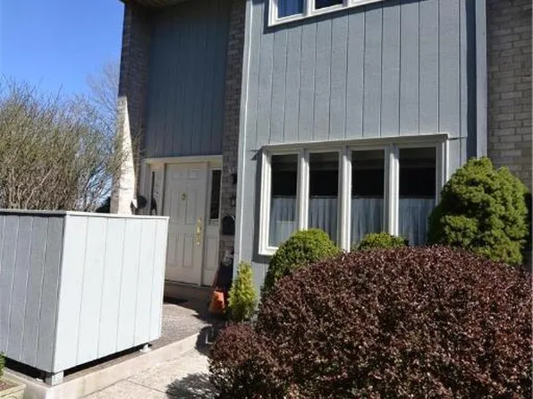 301 Carver Dr, Bethlehem, PA 18017