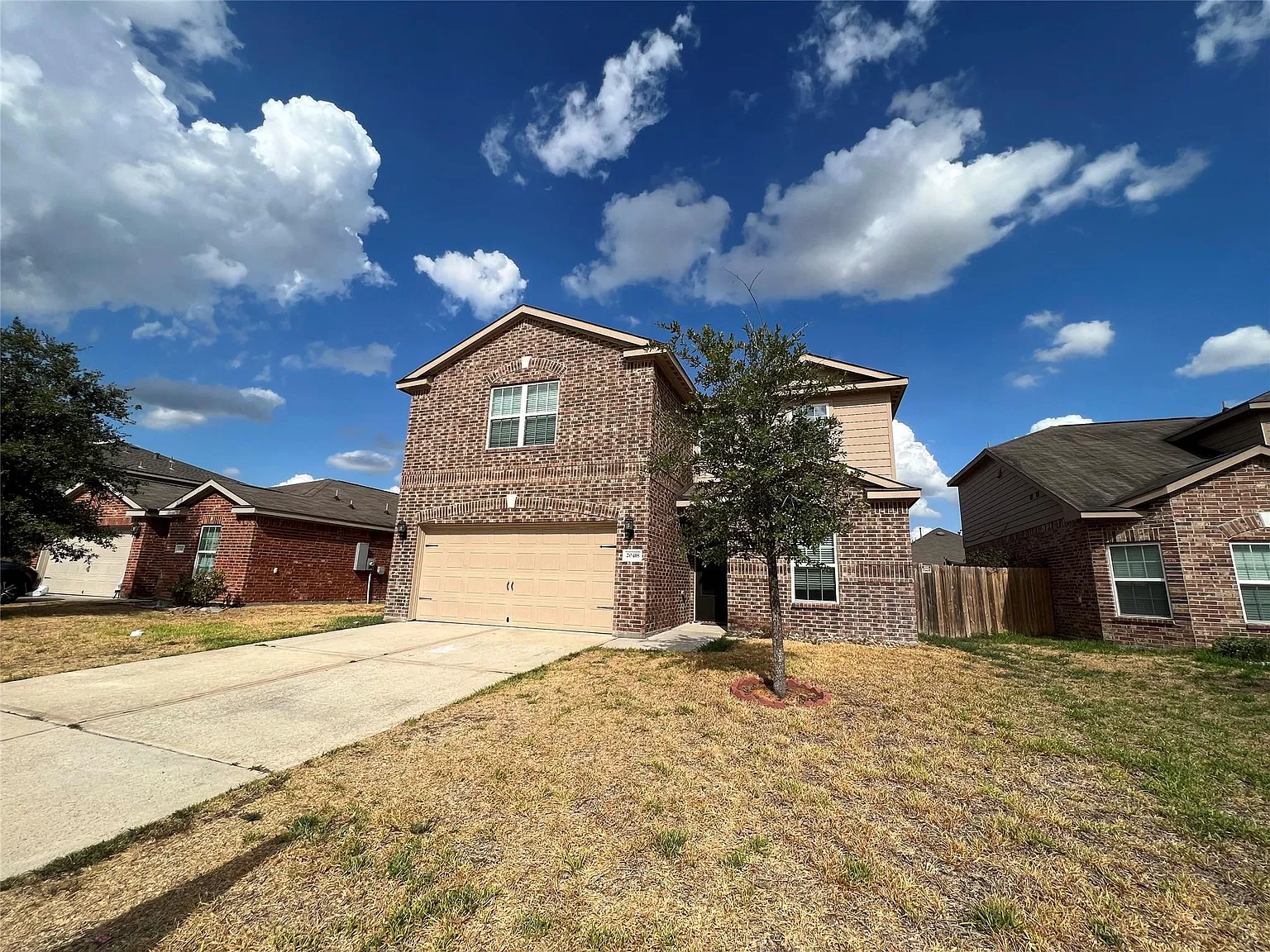 5 bed, 2.5 bath, 2657 sqft, $2,400 — Photo 3