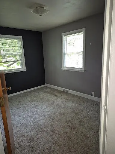 1217 Macarthur Ave — Photo 2