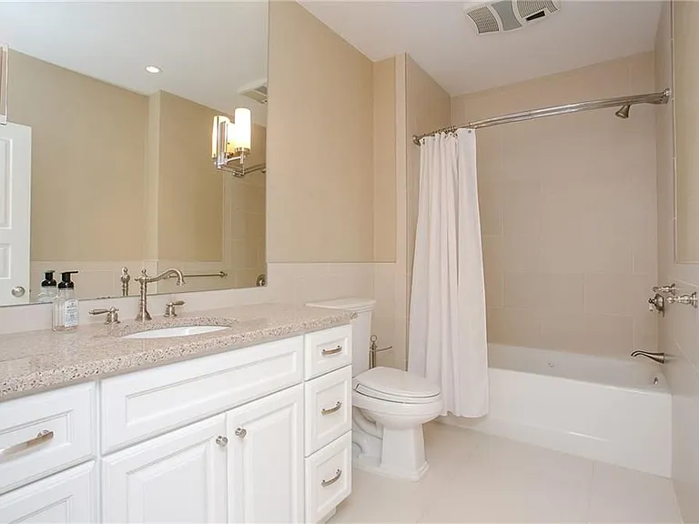 241 Ruggles Ave #B — Photo 16