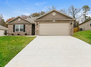 1096 Huntington Dr, Benton, AR 72019