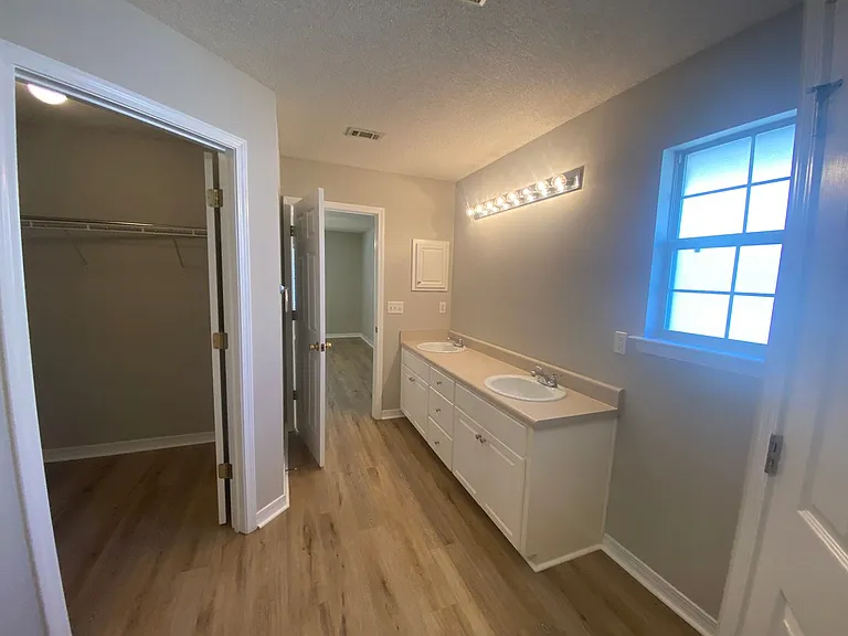 9676 Parker Lake Cir — Photo 18