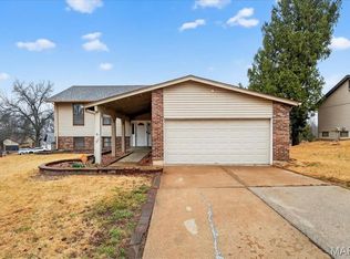 5227 Suntrail Dr, Florissant, MO
