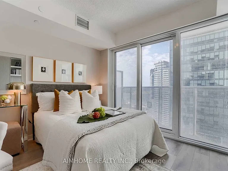 88 Harbour St #2611 — Photo 8