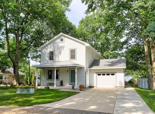 82 Euclid St, South Haven, MI 49090