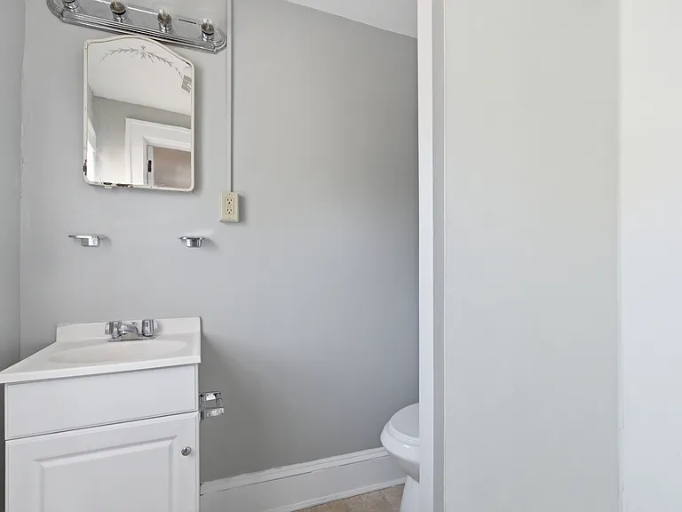 142 N Washington St #7 — Photo 12