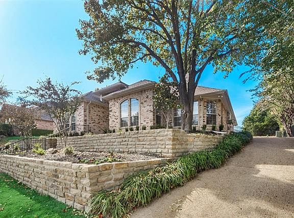 2nd image of 103 Sceptre Dr