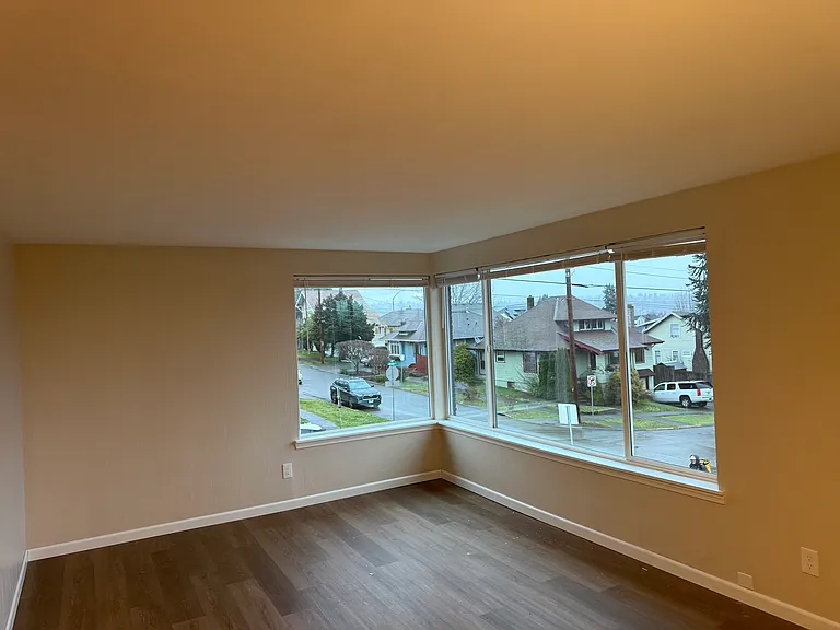 105 Anoka Ave #12 — Photo 2