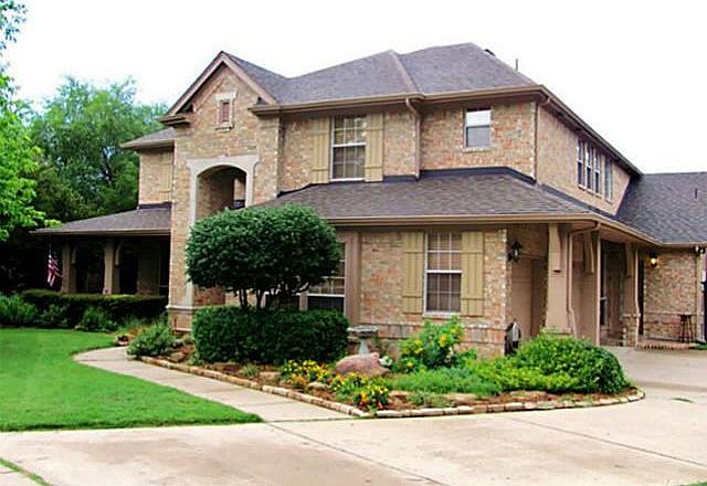 1st image of 3404 Windsor Dr