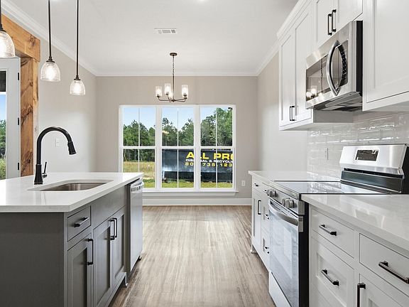 4th image of 103 Friend Rd