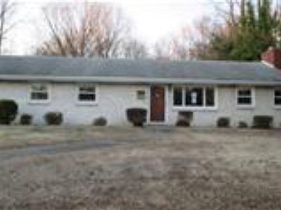 3rd image of 110 Cumberland Dr