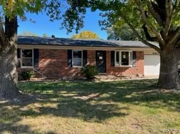 5807 Deer Trl, Godfrey, IL 62035