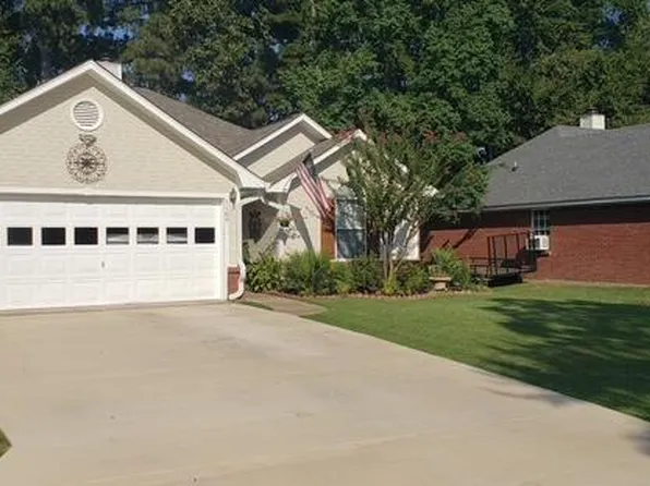 1169 Barnett Bend Dr, Brandon, MS 39047