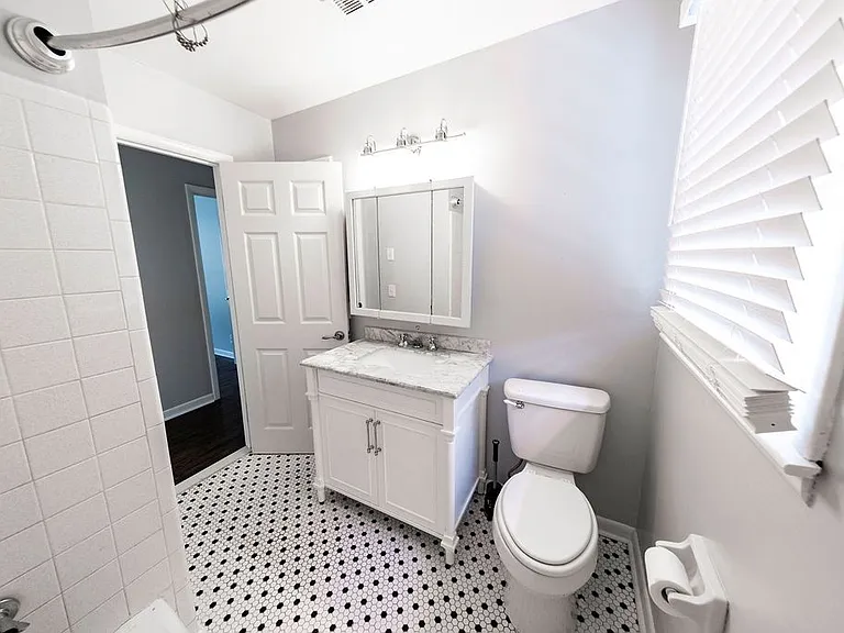 205 Lady Marion Dr — Photo 20