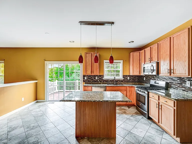 115 Daffodil Dr — Photo 15