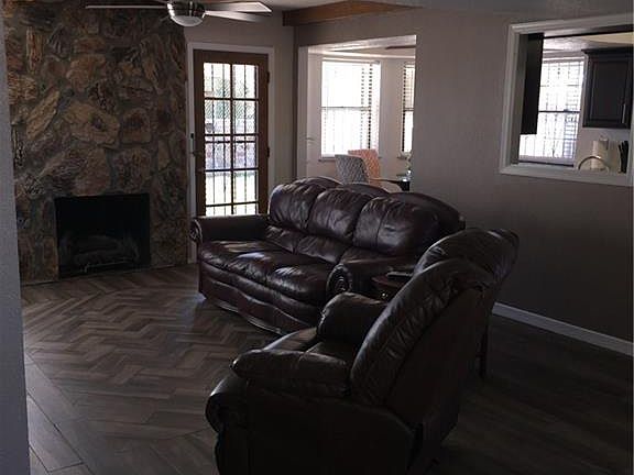 2nd image of 300 Alvarez Dr