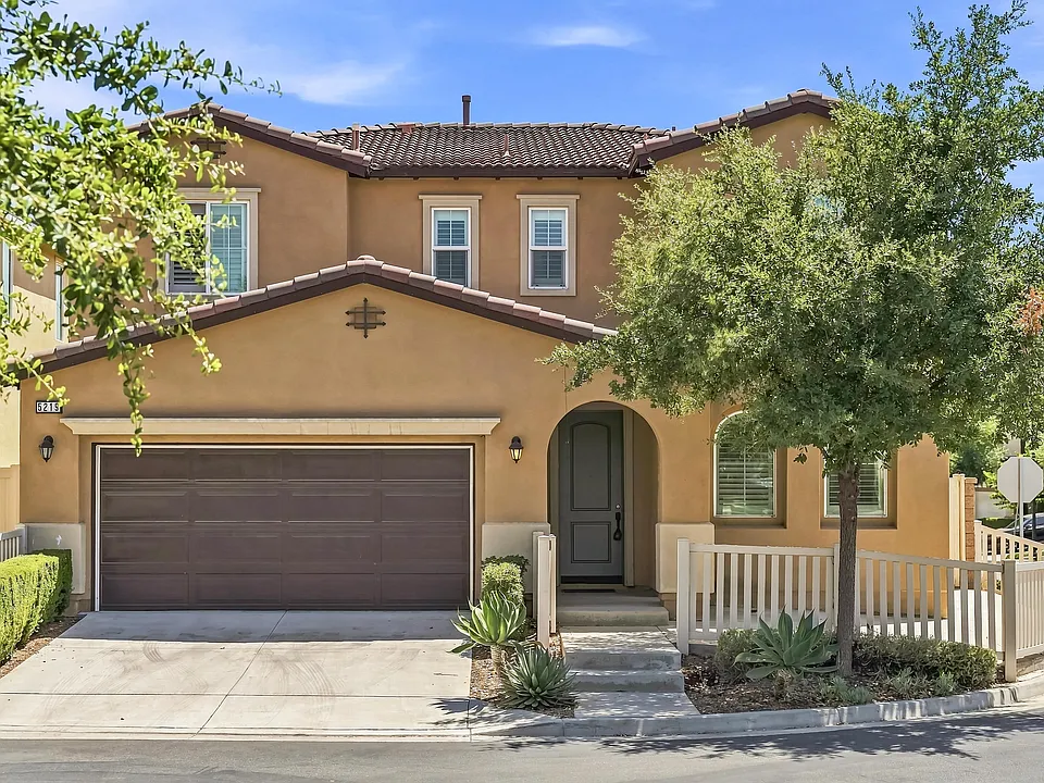 5219 Azul Dr