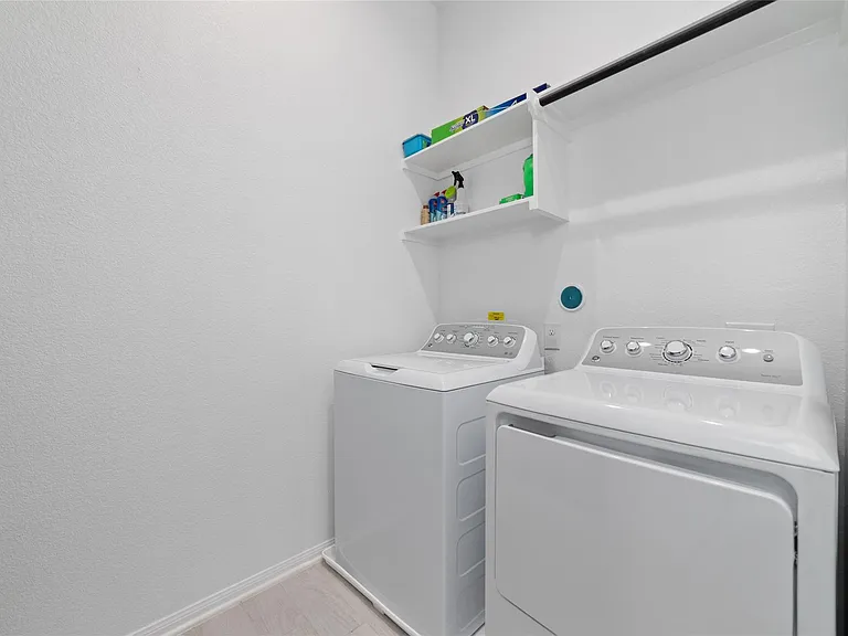 331 E Coralburst Loop — Photo 20