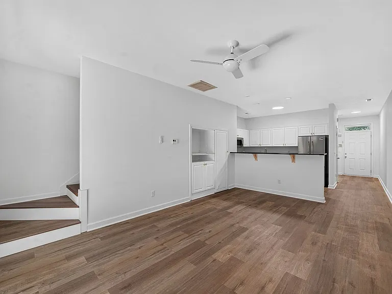 993 Downey Branch Ln — Photo 5