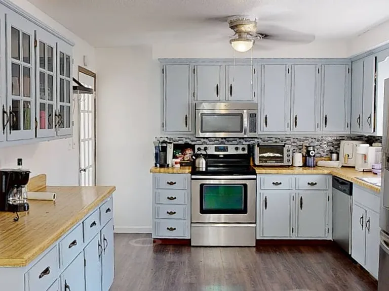 1820 Whispering Hills Trl — Photo 3