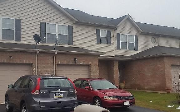 2nd image of 2560 Hawthorn Dr