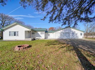 19900 Lewis Rd, Cement City, MI 49233