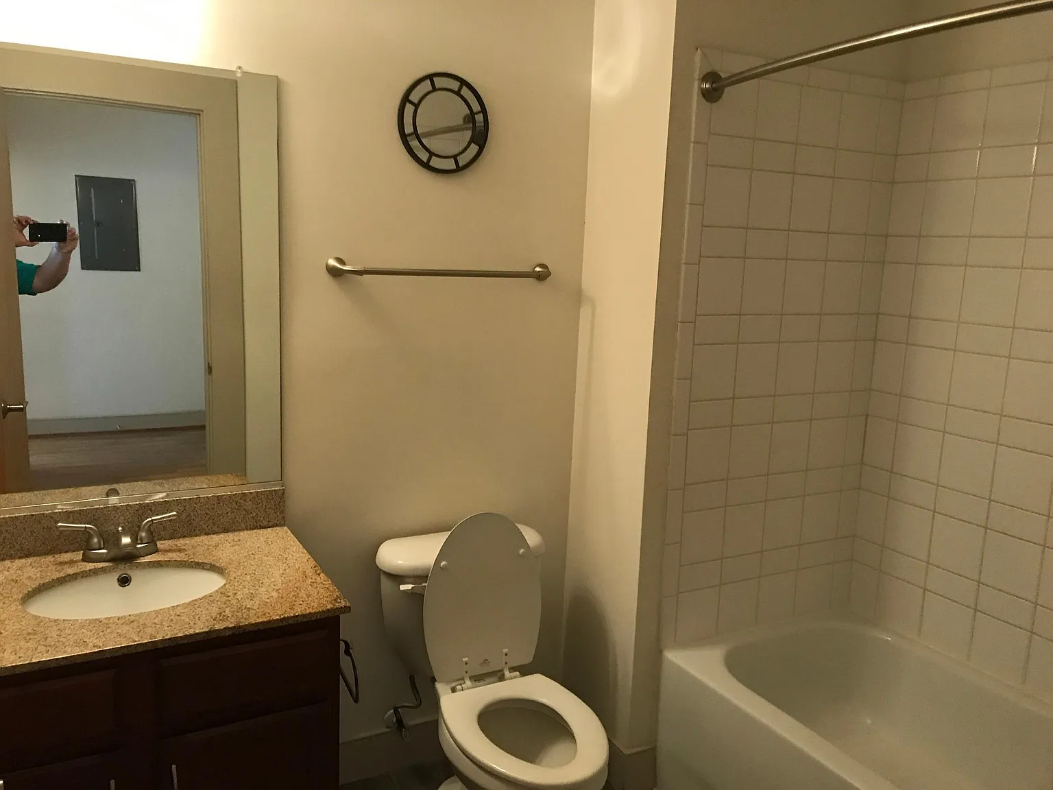 2 bed, 850 sqft, $1,495 — Photo 4