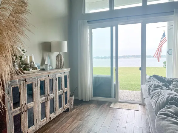 146 April Point Dr S, Montgomery, TX 77356